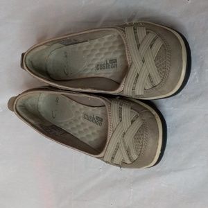Clarks shoes gray size 6